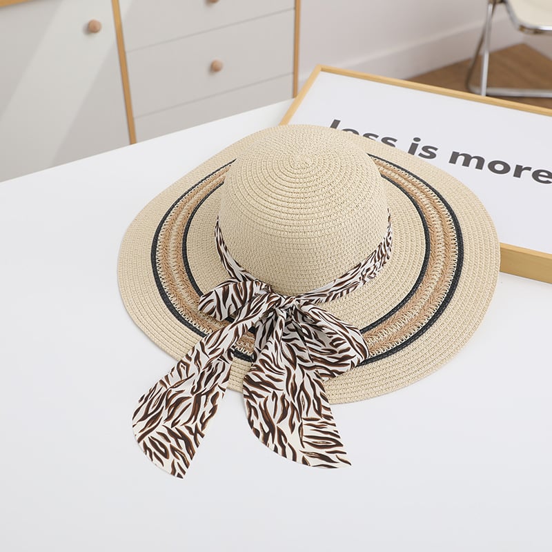 Trendy Women's Foldable Beach Hat for Stylish Looks