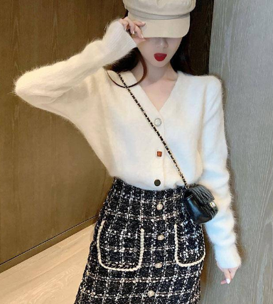 2020 Women's Fashion Pink Sweater and Skirt Set
