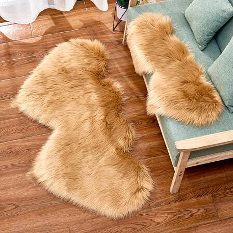 Custom Plush Heart-Shaped Stair Carpet for Decor