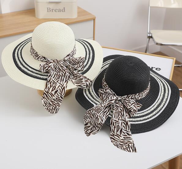 Trendy Women's Foldable Beach Hat for Stylish Looks