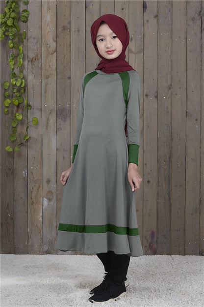 Hui Girls' Color Matching Long Skirt and Robe Set